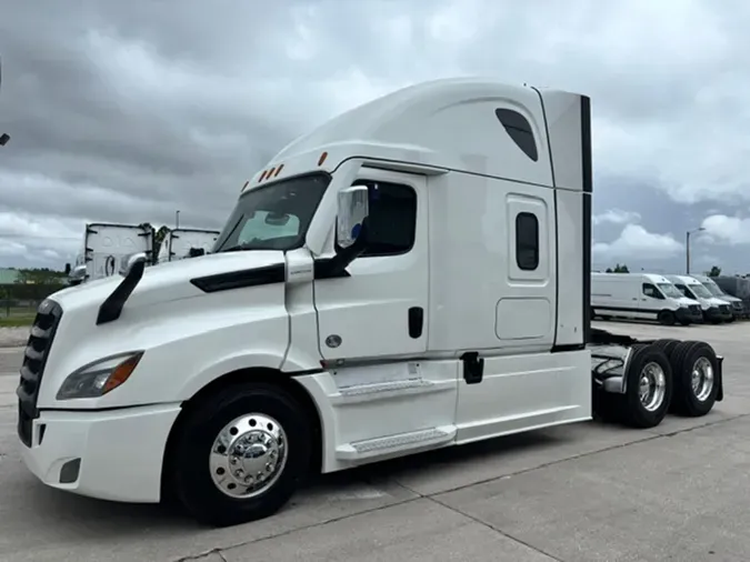 2022 Freightliner PT126SLP