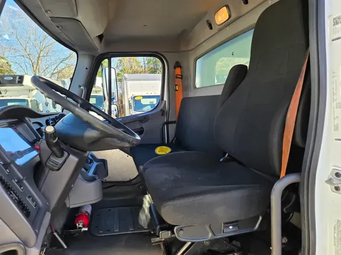 2018 FREIGHTLINER/MERCEDES M2 106