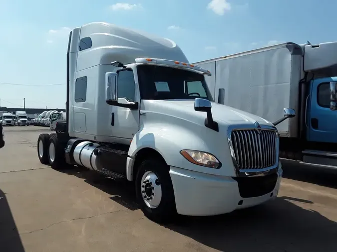 2019 NAVISTAR INTERNATIONAL LT625 SLPR CAB