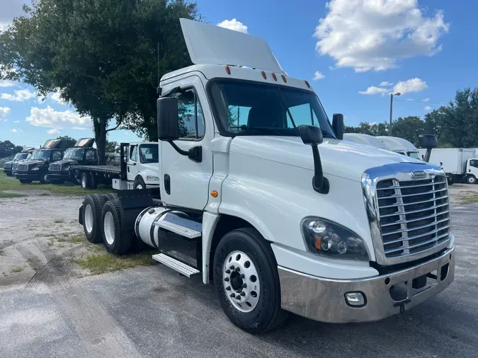 2018 FREIGHTLINER/MERCEDES CASCADIA 125