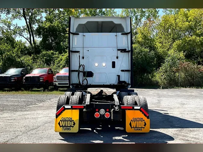 2022 INT LT625 6x4