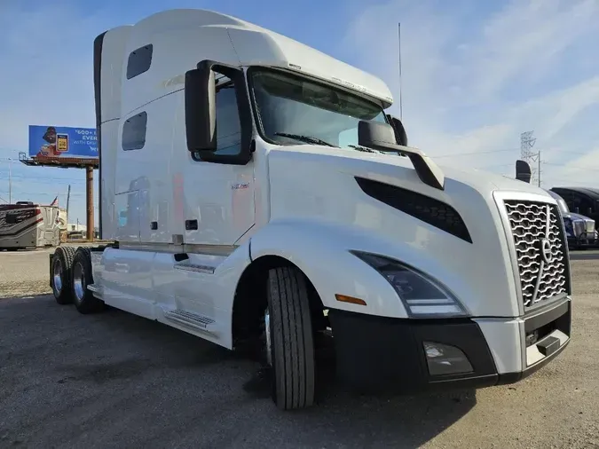 2020 VOLVO VNL64T760