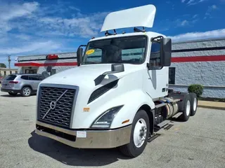 2019 VOLVO VNL64T-300