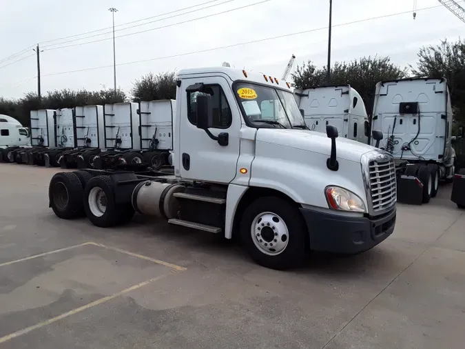 2015 FREIGHTLINER/MERCEDES CASCADIA 125