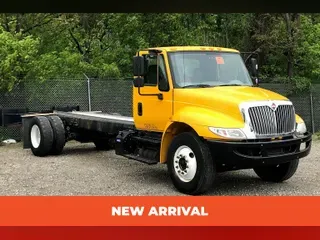 2018 International 4300 SBA 4X2