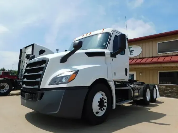 2019 Freightliner Cascadia 126 Day Cab