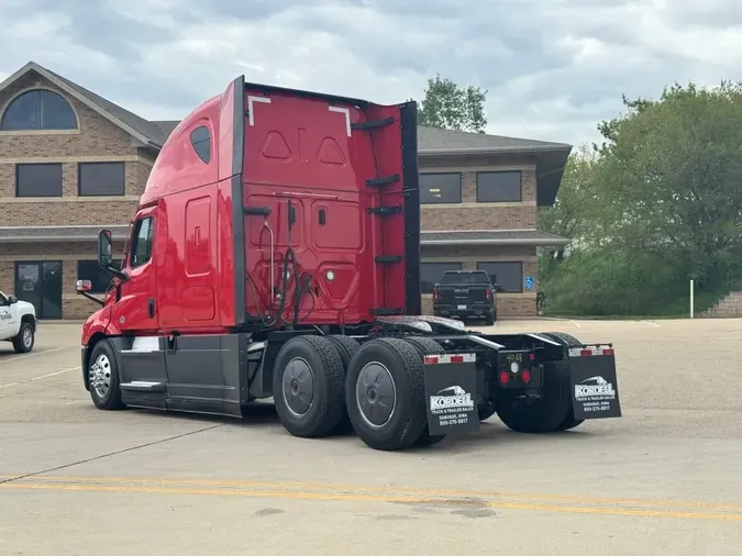 2022 FREIGHTLINER Cascadia 1264f3f9591f4ae52c84c76984a05617fee