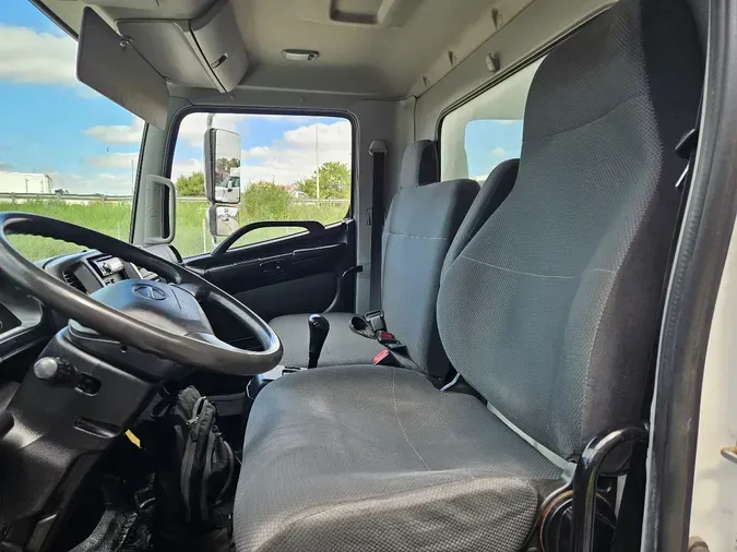 2017 HINO 268A