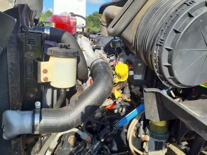 2019 NAVISTAR INTERNATIONAL RH613 DAYCAB S/A