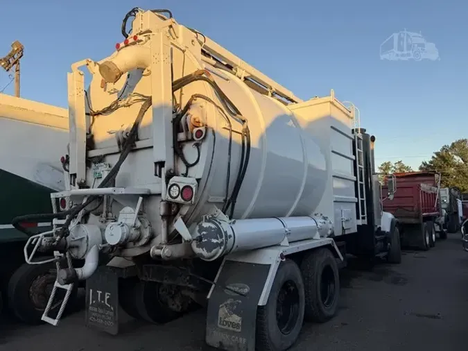 2006 MACK GRANITE CV713