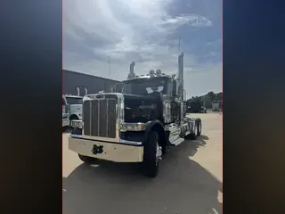 2027 PETERBILT 589