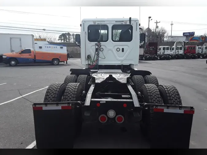 2018 FREIGHTLINER/MERCEDES CASCADIA 125