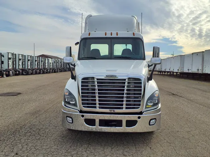 2017 FREIGHTLINER/MERCEDES CASCADIA 125