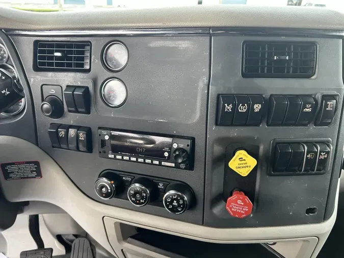 2022 Peterbilt 579