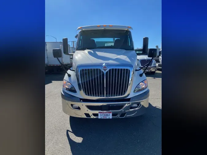 2019 NAVISTAR INTERNATIONAL RH613 DAYCAB S/A