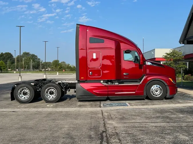 2025 Kenworth T680