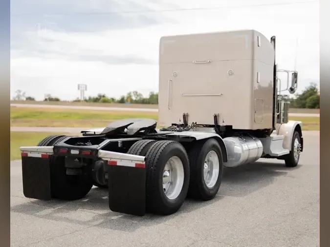 2019 PETERBILT 389
