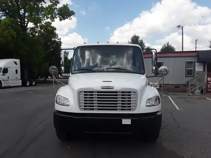 2016 FREIGHTLINER M2 106