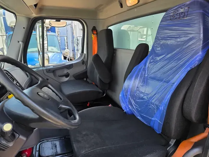 2020 FREIGHTLINER M2 106