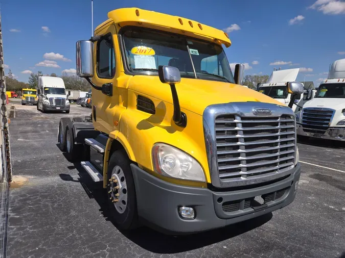 2017 FREIGHTLINER/MERCEDES CASCADIA 113