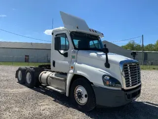 2016 FREIGHTLINER X12564ST
