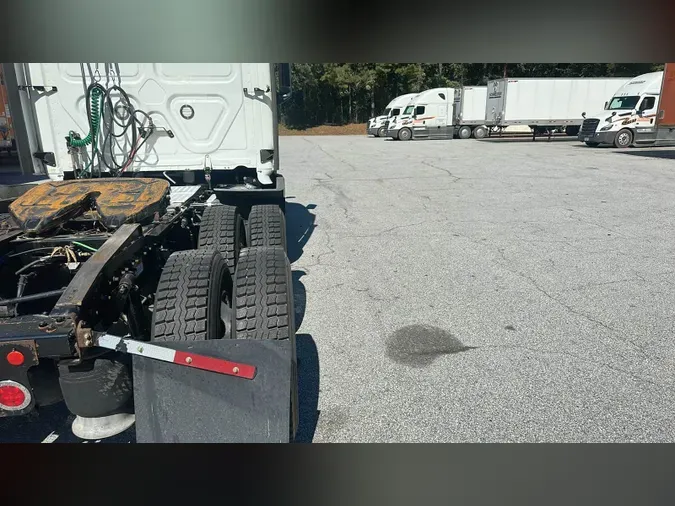 2020 Freightliner Cascadia 126