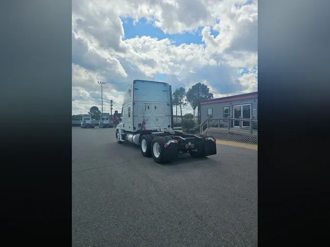 2020 FREIGHTLINER/MERCEDES CASCADIA 125