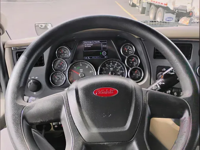 2022 Peterbilt 5794f6019b064a08b08b104aaa8c23304d2