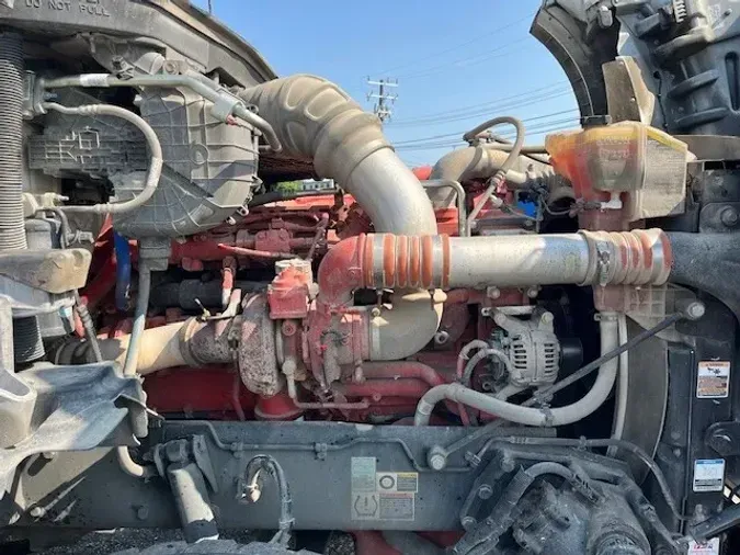 2023 Kenworth T880