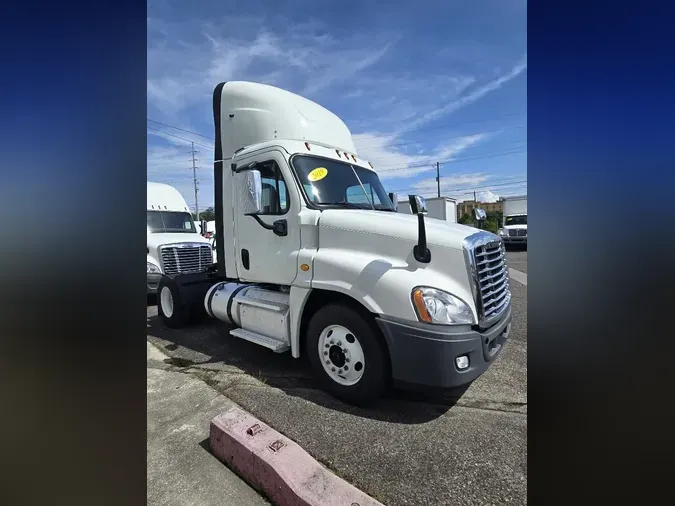 2019 FREIGHTLINER/MERCEDES CASCADIA 125