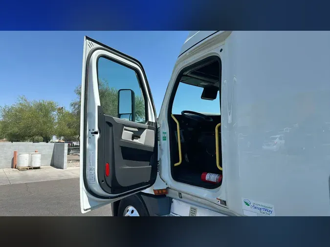2022 Freightliner Cascadia 126