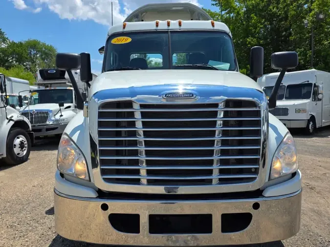 2019 FREIGHTLINER CASCADIA 125