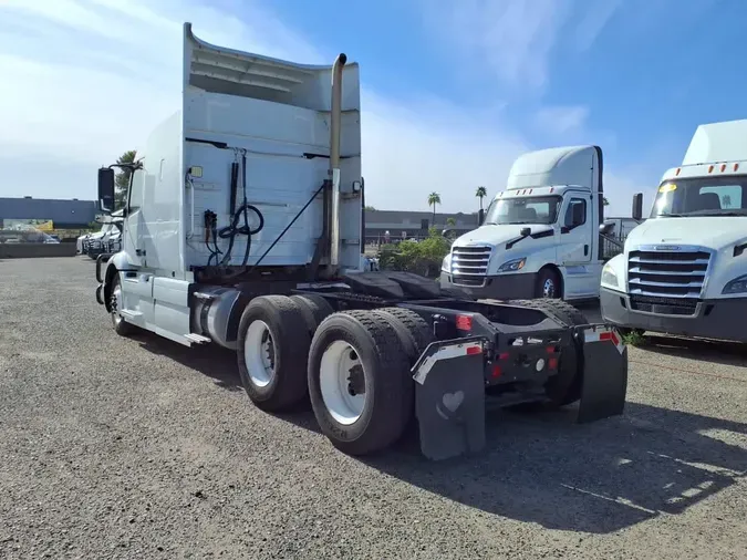 2020 VOLVO VNR64T-6404f690db55747d8285633e381c12adafc