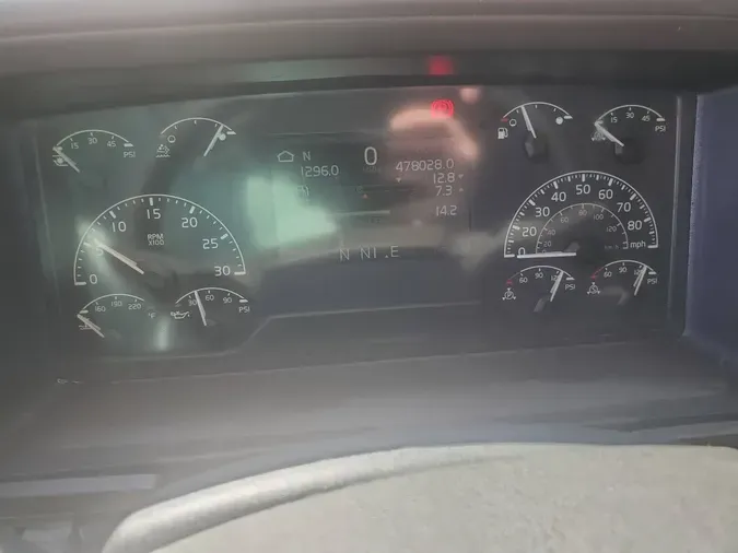 2020 VOLVO VNL64T7404f6c296a72363d0a27f7f55abd9f2706