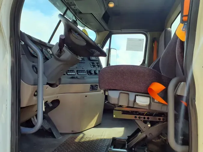2018 FREIGHTLINER/MERCEDES CASCADIA 113