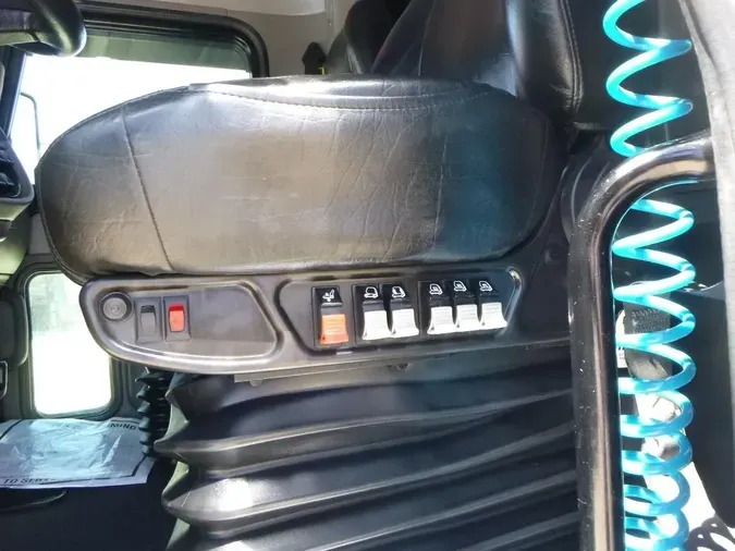 2022 Peterbilt 389