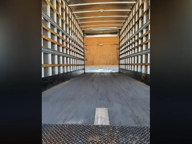 2017 FREIGHTLINER M2 106