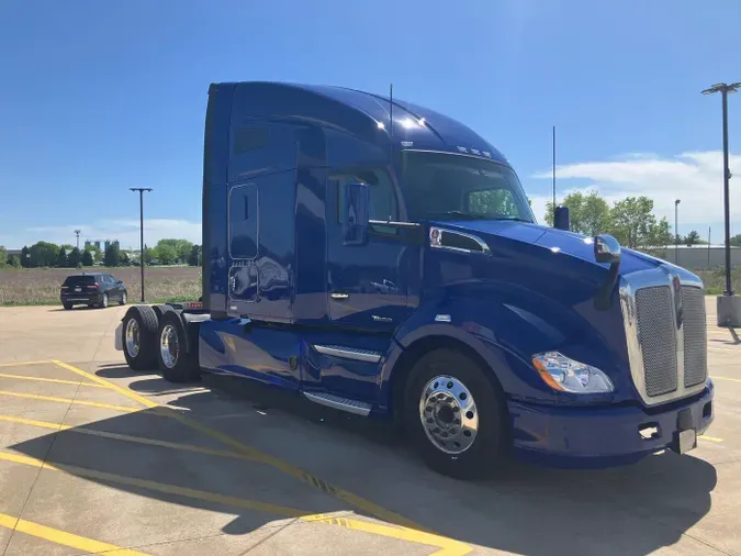 2022 Kenworth T680