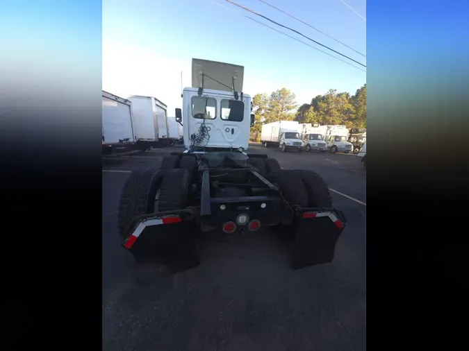 2019 FREIGHTLINER/MERCEDES CASCADIA 125