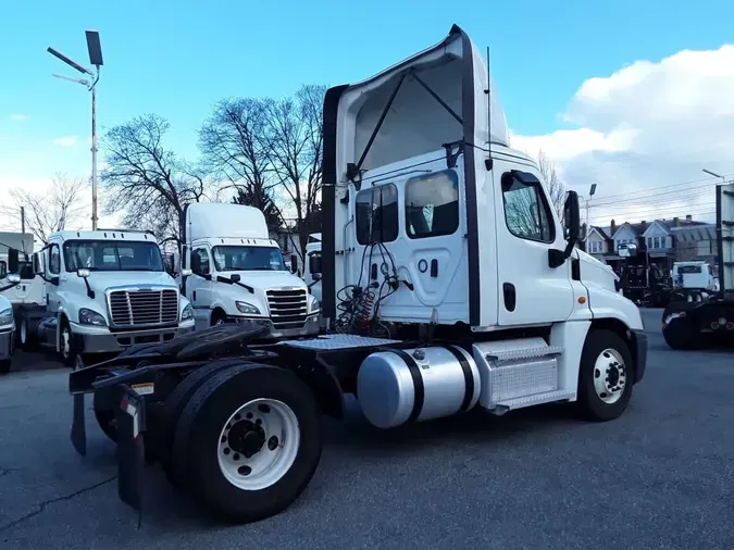 2019 FREIGHTLINER/MERCEDES CASCADIA 1254f7aa0e62b4483dc51d94c228e6e6217