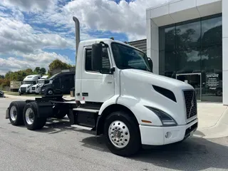 2020 Volvo VNR64T300