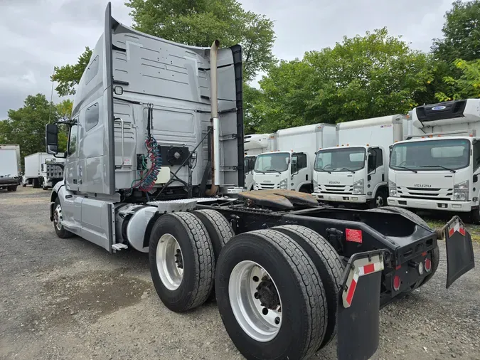 2020 VOLVO VNL64T-760