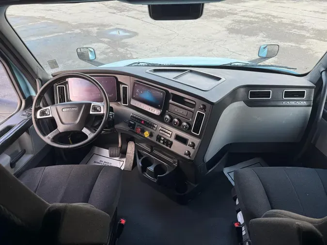 2023 FREIGHTLINER CASCADIA 126