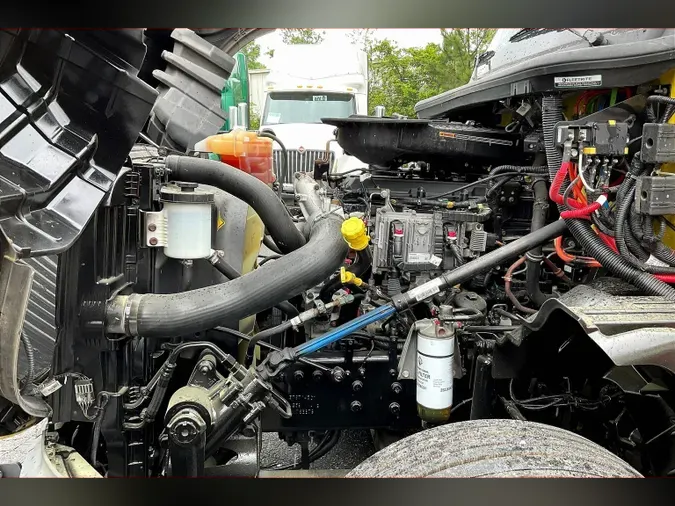 2022 INT LT625 6x4