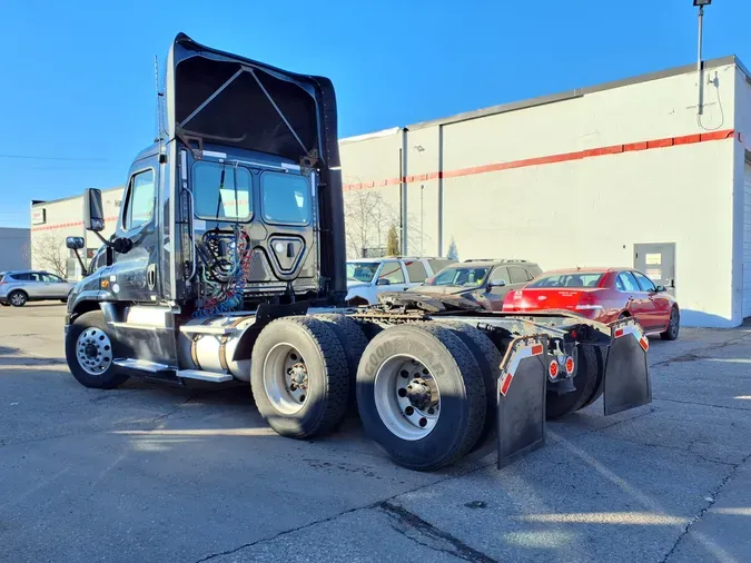 2018 FREIGHTLINER/MERCEDES CASCADIA 125