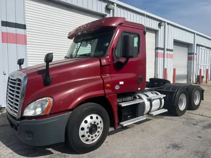 2018 FREIGHTLINER CASCADIA 1254f8d1d312a0b359fa8edda141f73d9c3