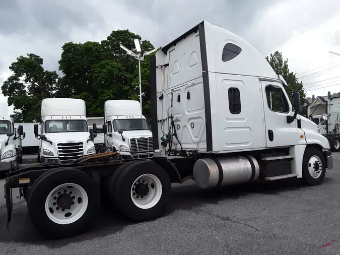 2018 FREIGHTLINER/MERCEDES CASCADIA 125