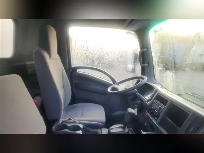 2020 ISUZU NPR-XD
