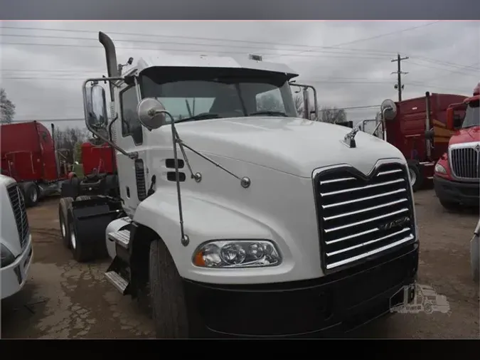 2017 MACK PINNACLE CXU613