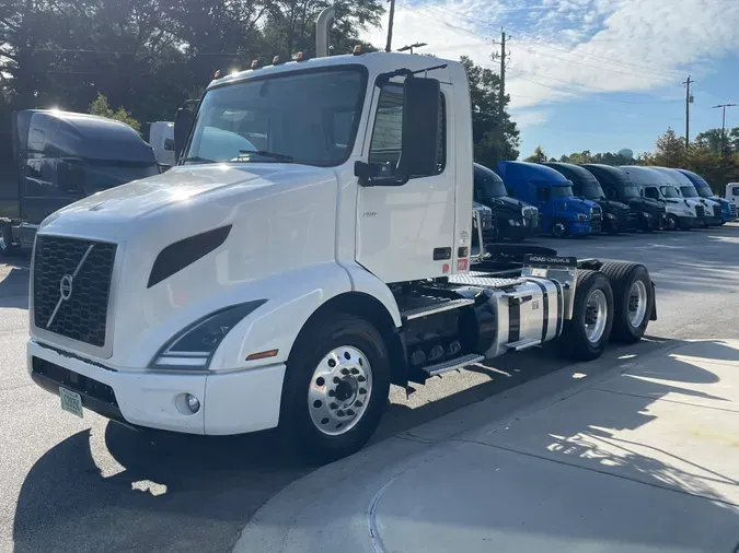 2020 Volvo VNR64T300